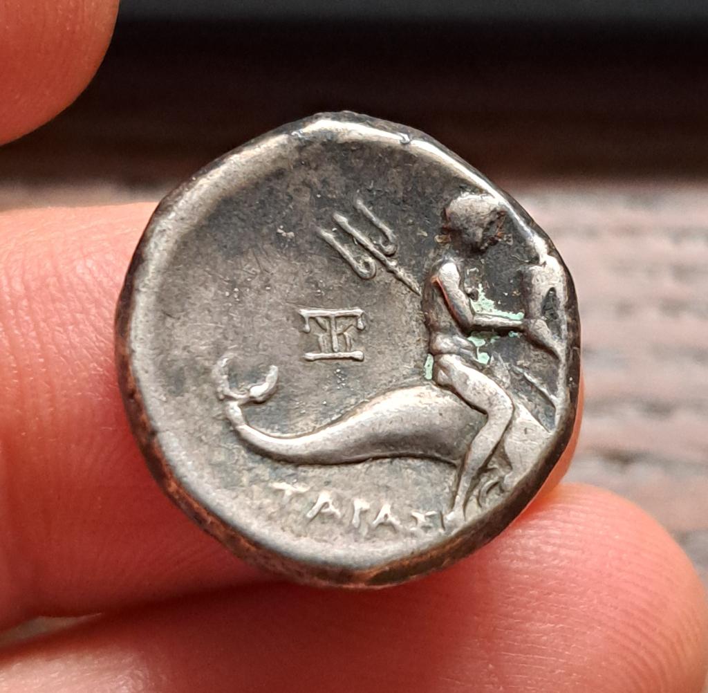 Taranto (Tarentum) - Stater met dolfijnen en ruiters, Postzegels en Munten, Ophalen of Verzenden, Overige landen, Losse munt, Zilver