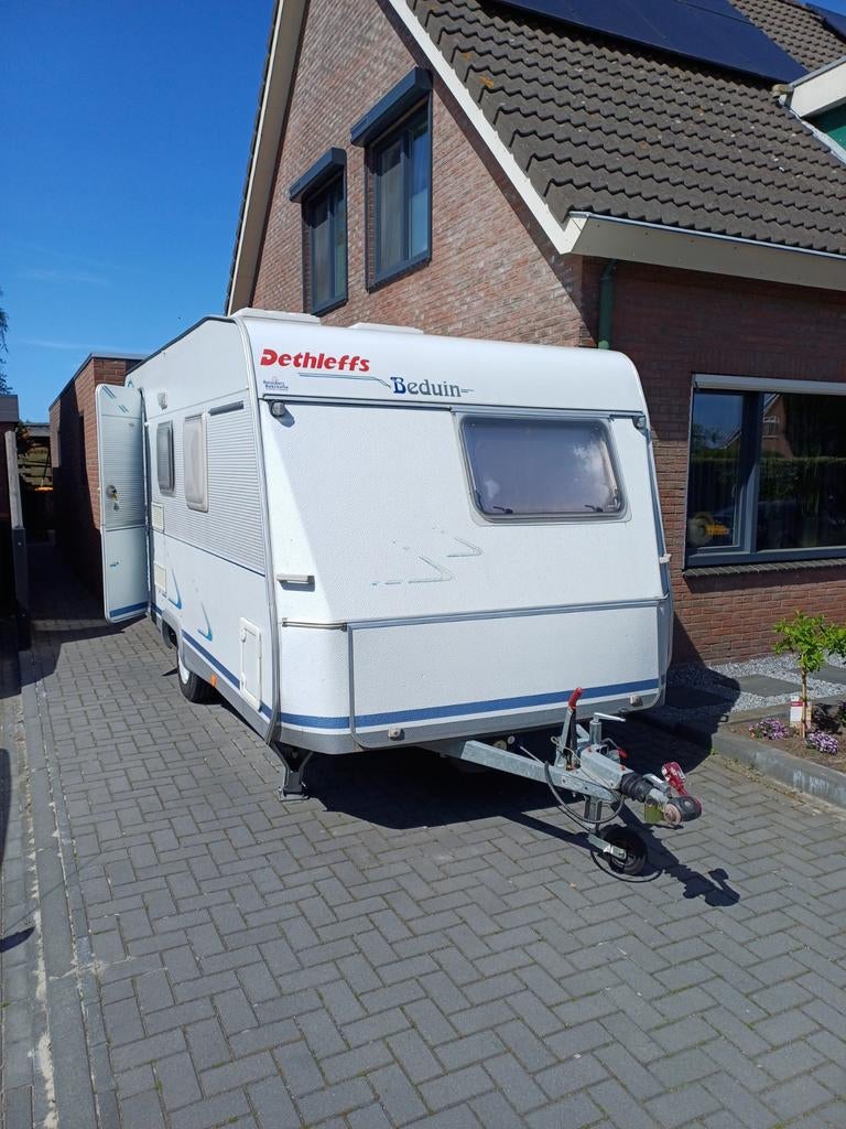 Dethleffs Caravan Beduin 1998 met Dorema tent en luifel, Caravans en Kamperen, Caravans, Frans bed, Treinzit, Particulier, Uitbouw voortent
