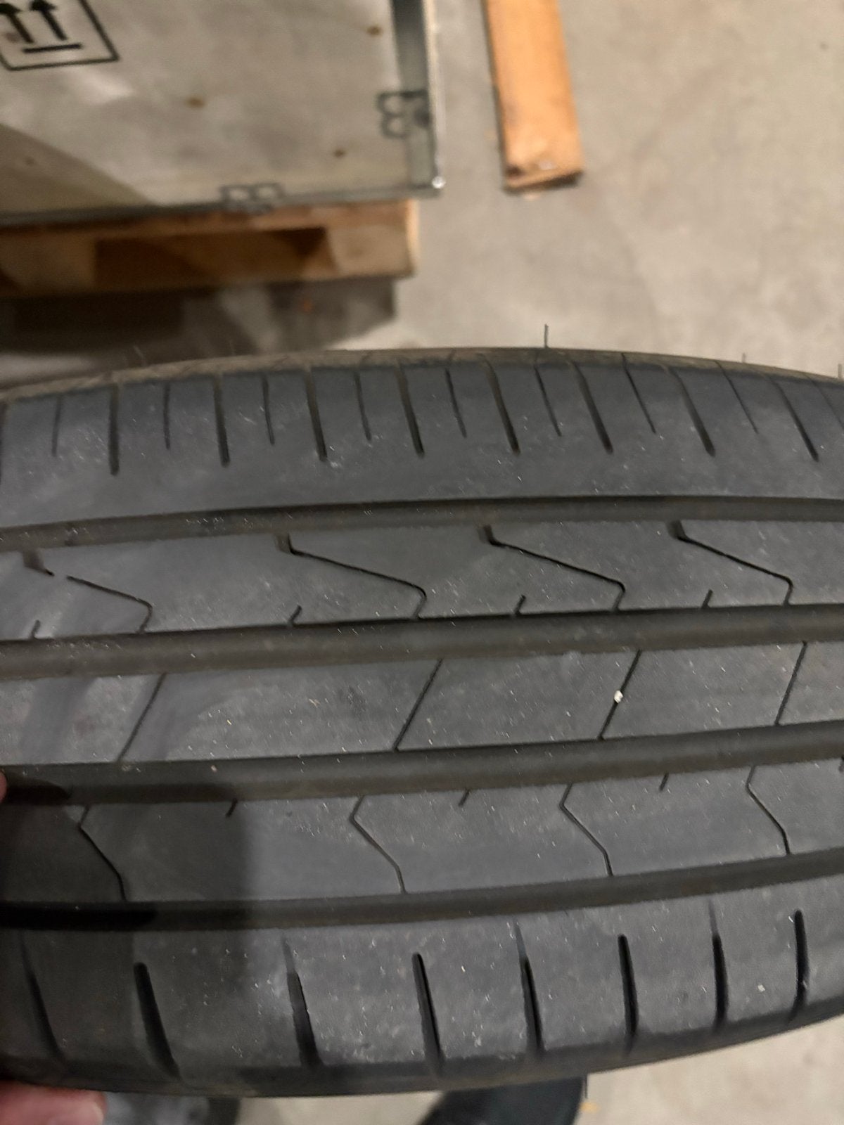 Orginele VW velgen met Hankook 205/60R16 banden (VW Caddy), Ophalen, Gebruikt, 16 inch, Banden en Velgen
