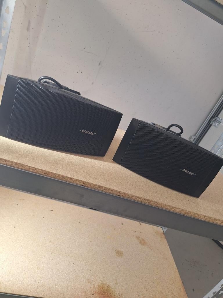 2x Bose FreeSpace DS 16S luidsprekers met beugels, Ophalen of Verzenden, Zo goed als nieuw, Front, Rear of Stereo speakers, Bose