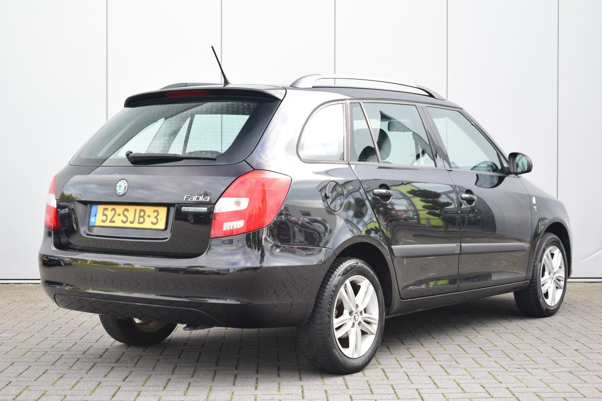 Skoda Fabia Combi 1.2 TDI Greenline Airco Cruise Dakrails, Auto's, Voorwielaandrijving, Euro 5, Zwart, 1199 cc