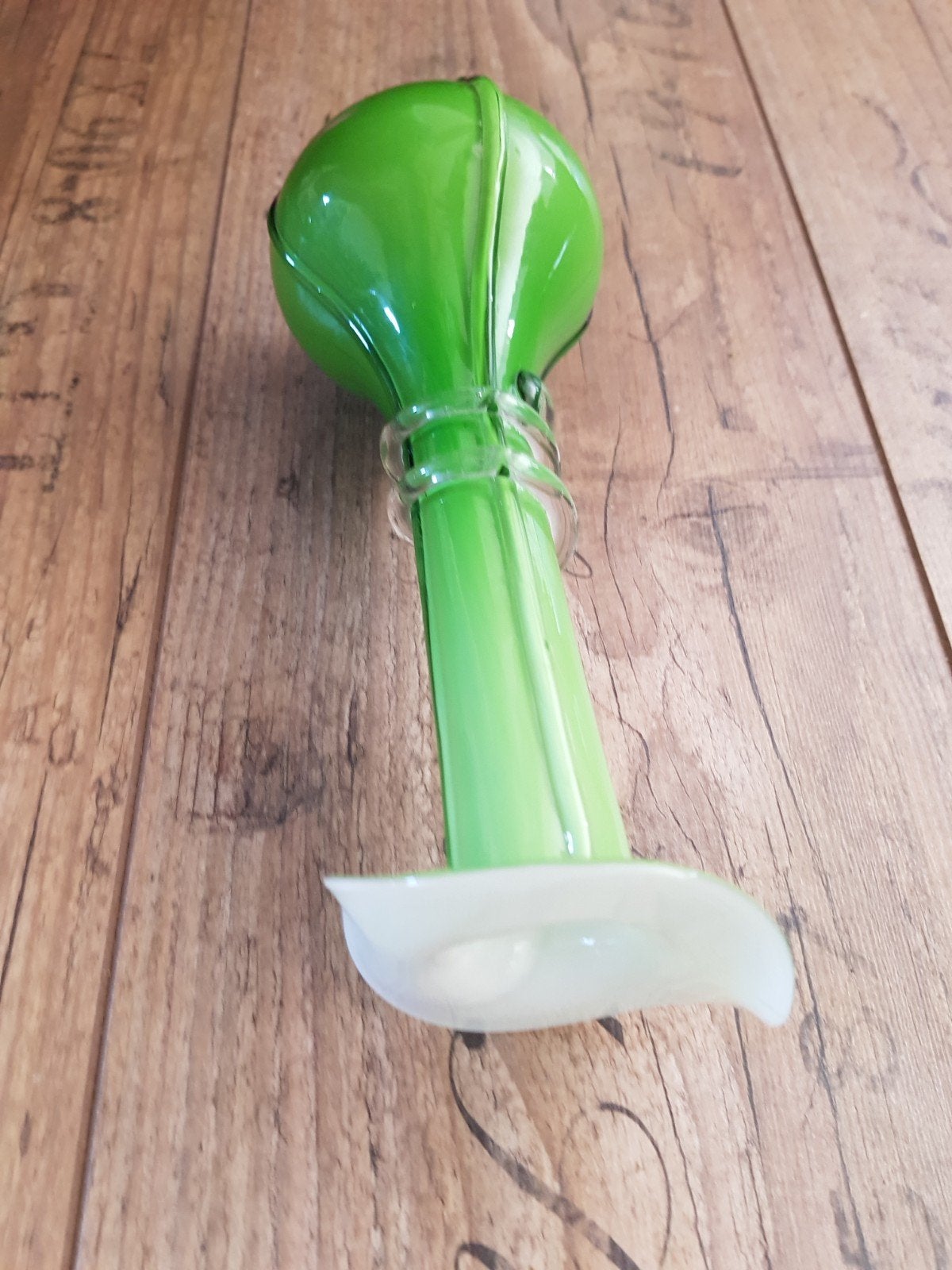 Murano vaas kelkbloem groen wit / design vaas, Glas, Vaas, Handgemaakt, Ophalen of Verzenden