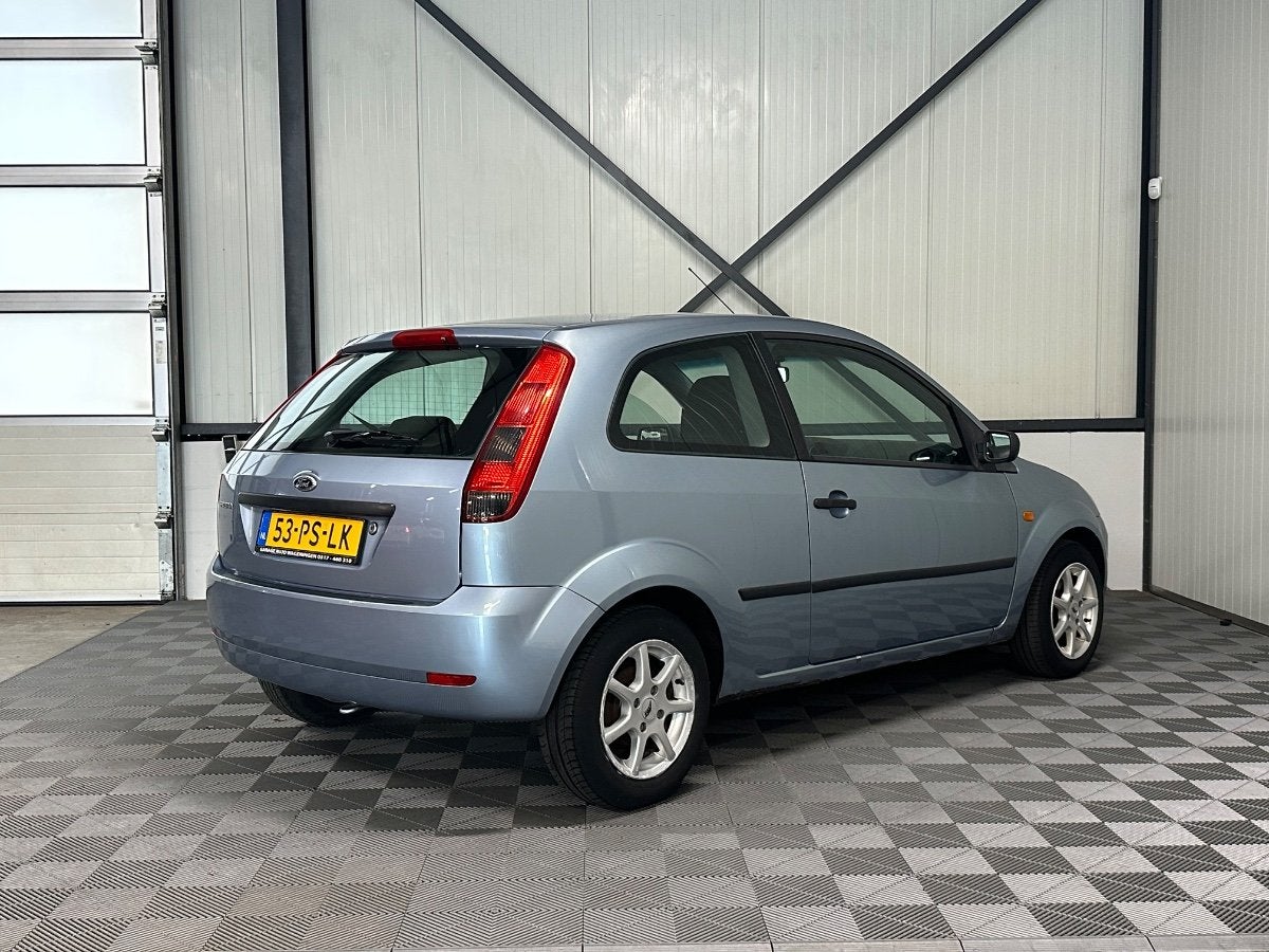 Ford Fiesta 1.3 | Futura 3-Drs | Airco, 1299 cc, 4 cilinders, Blauw, Elektrische ramen