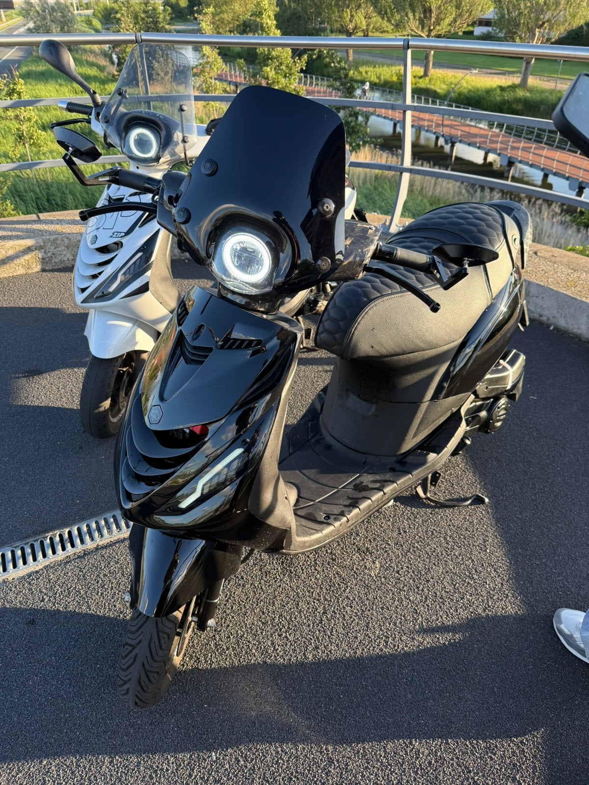Piaggo zip 2022 ( 50cc E5 4T IGET ), Ophalen, Zip, Zo goed als nieuw, Benzine