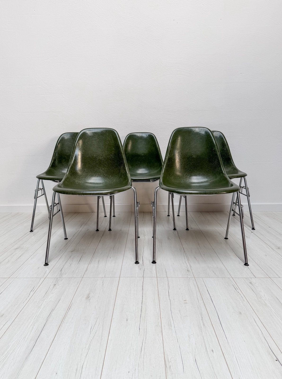 Vintage Eames fiberglass stoel Herman Miller groen jaren 70, Ophalen of Verzenden, Zo goed als nieuw, Overige kleuren, Vijf, Zes of meer stoelen