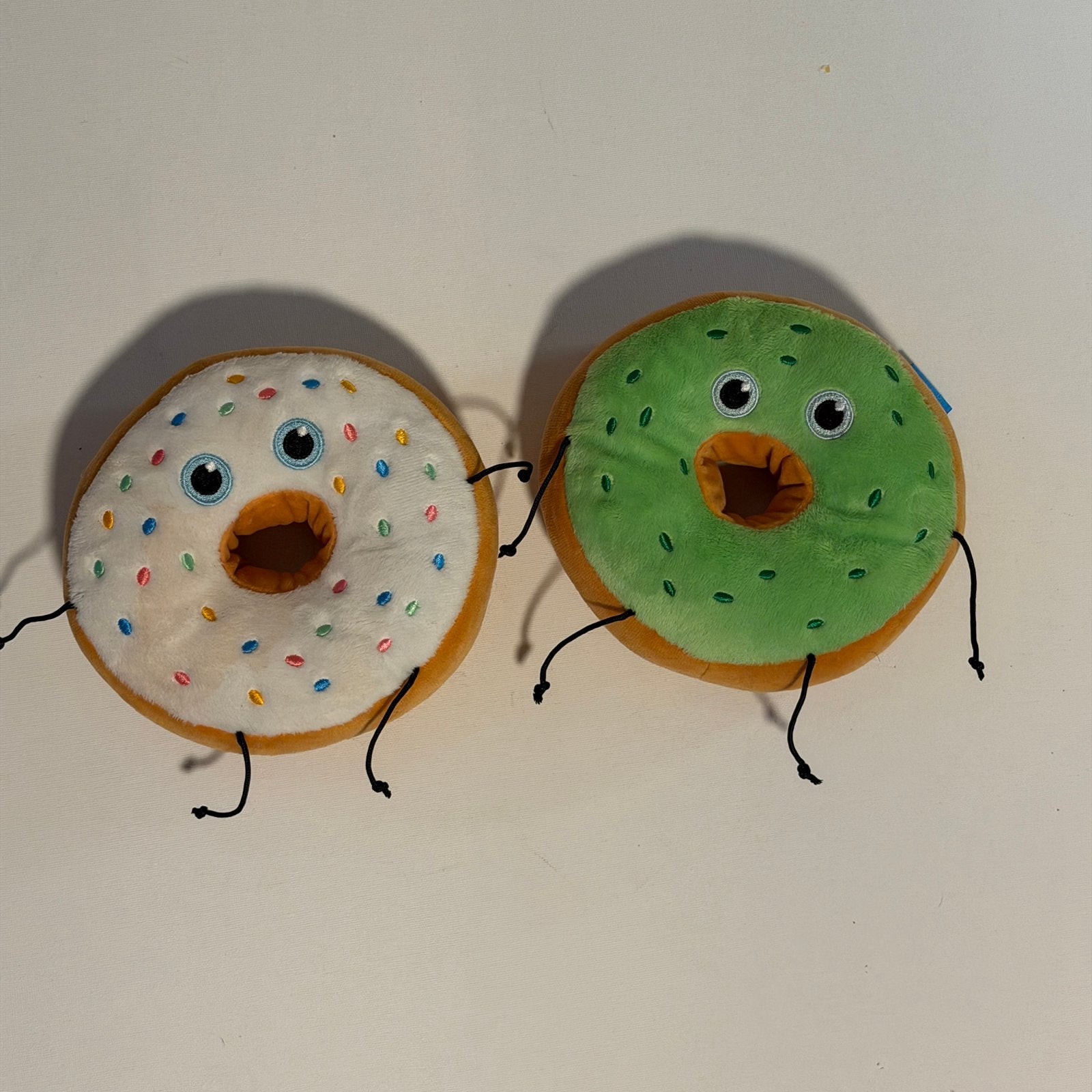 Albert Heijn Donut Knuffels Set van 2, Kinderen en Baby's, Speelgoed | Knuffels en Pluche, Zo goed als nieuw, Overige typen, Ophalen of Verzenden