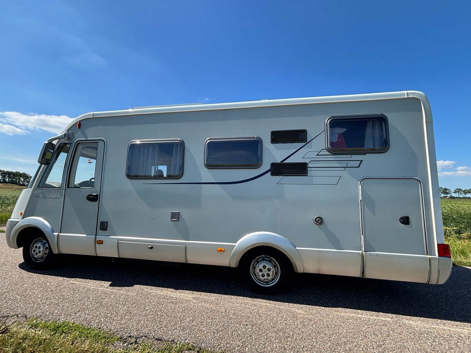 Hymer B614 CL - Hefbed / Dwarsbed / Dakairco / Motor airco, Ringverwarming, Fiat, Luifel, 6 tot 7 meter