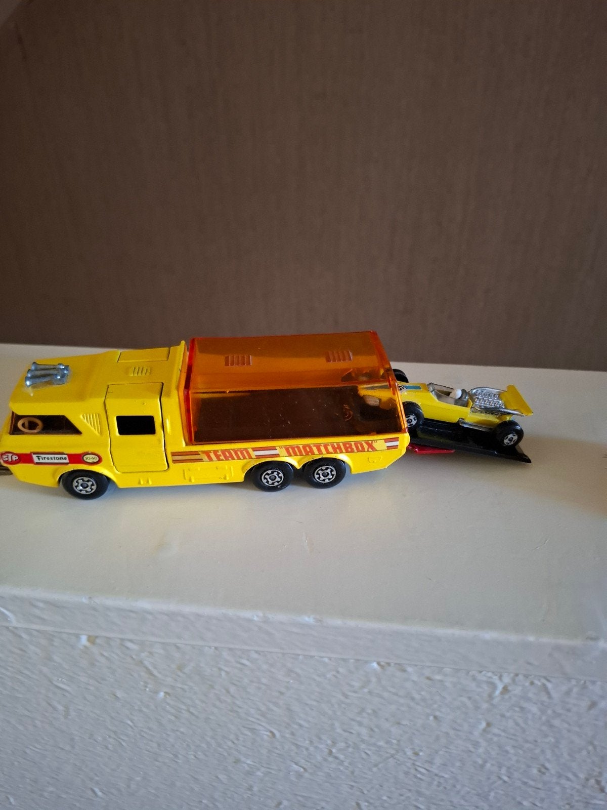 Matchbox Racewagen Transporter uit 1972 met originele race, Ophalen, Zo goed als nieuw