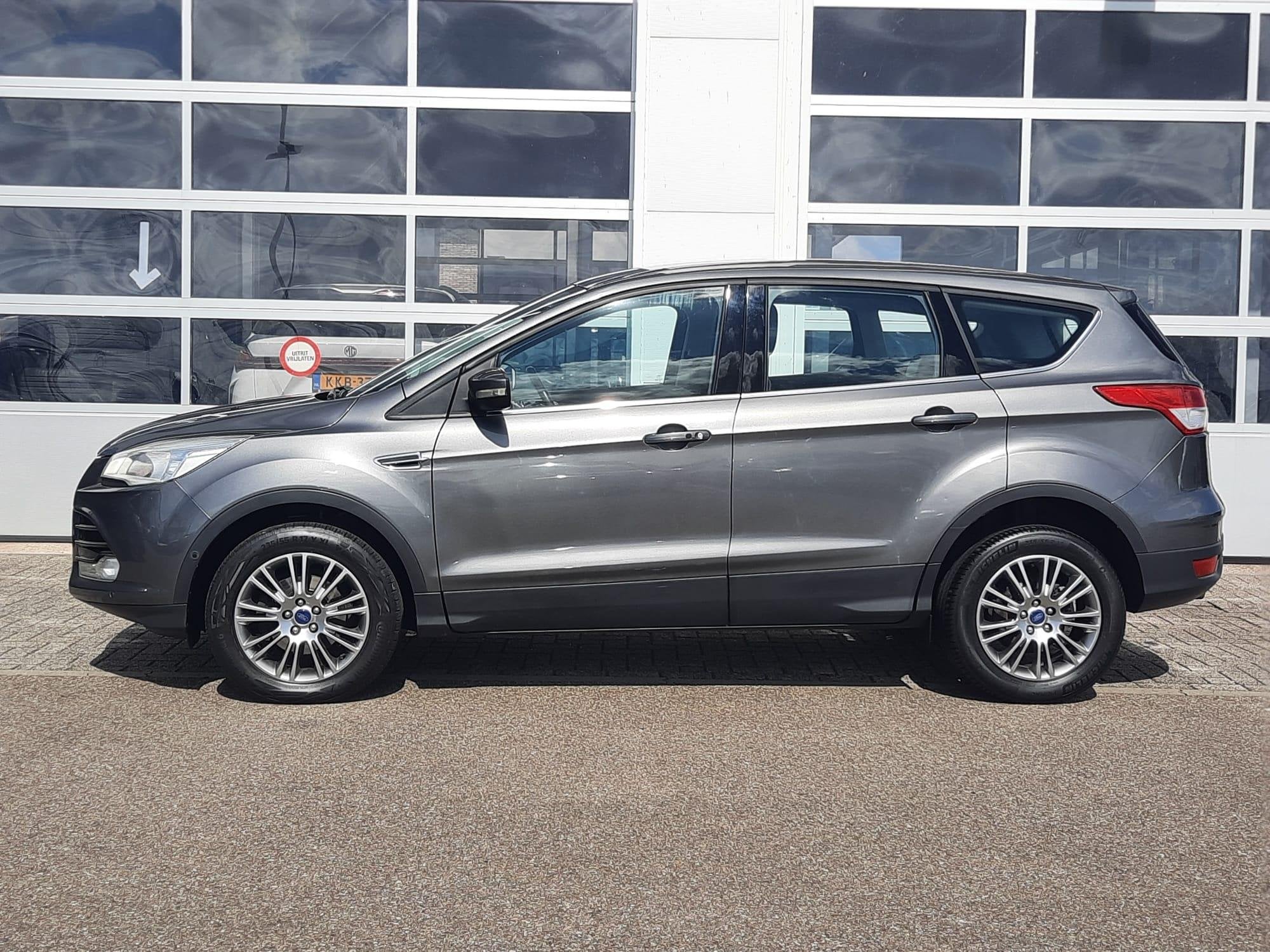 Foto 2 van Ford Kuga 1.6 Titanium Trekhaak