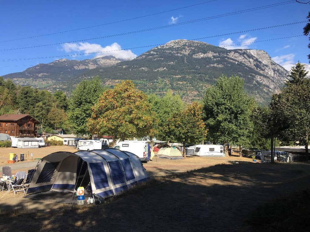 Ruime familietent voor 6 personen - Ideaal voor kamperen, Caravans en Kamperen, Ophalen, Gebruikt, Tot en met 6