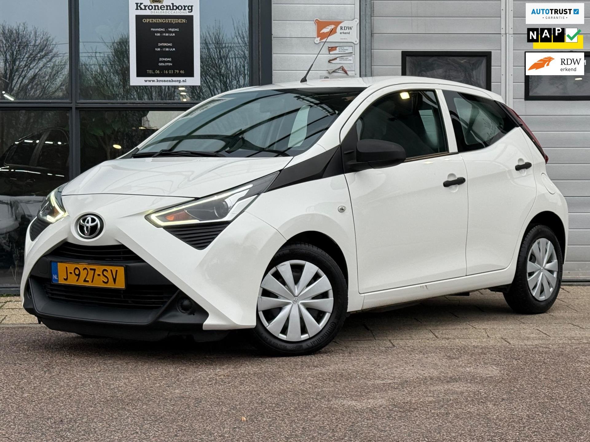 Toyota Aygo 1.0 VVT-i x-fun, CARPLAY, NAP, APK, Auto's, Voorwielaandrijving, Stof, Gebruikt, 4 stoelen