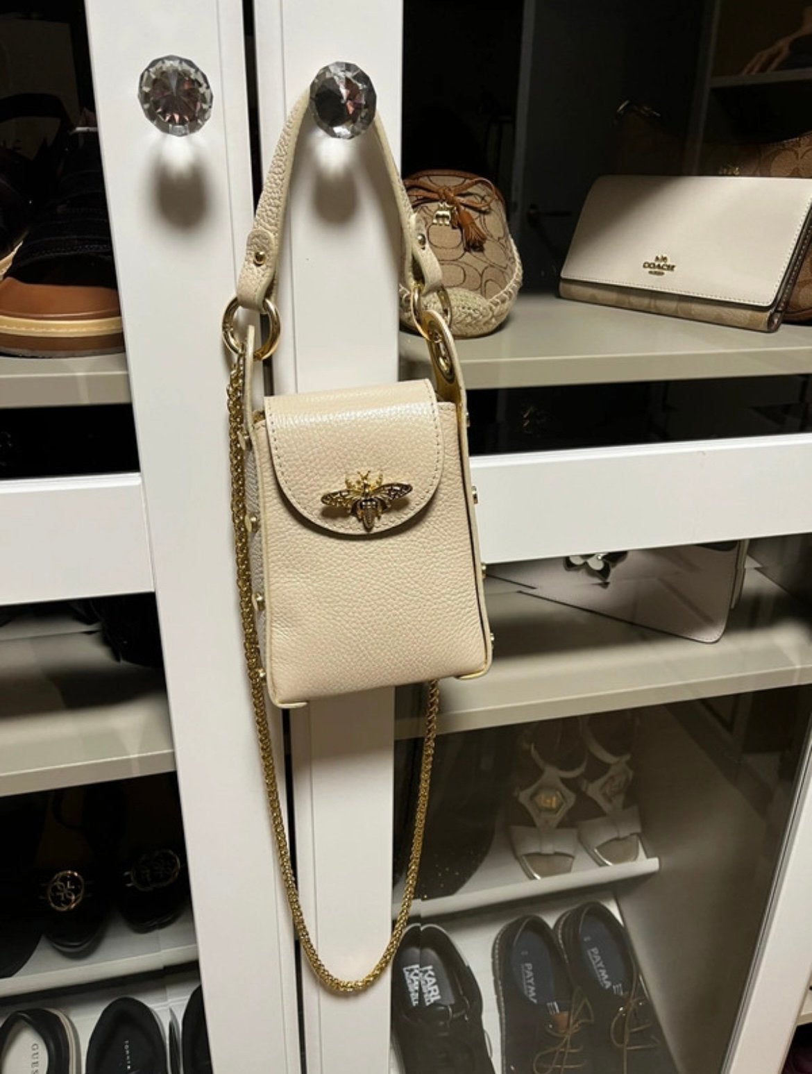 Leren tasje met bij-detail - Crème, Ophalen of Verzenden, Zo goed als nieuw, Beige, Schoudertasje