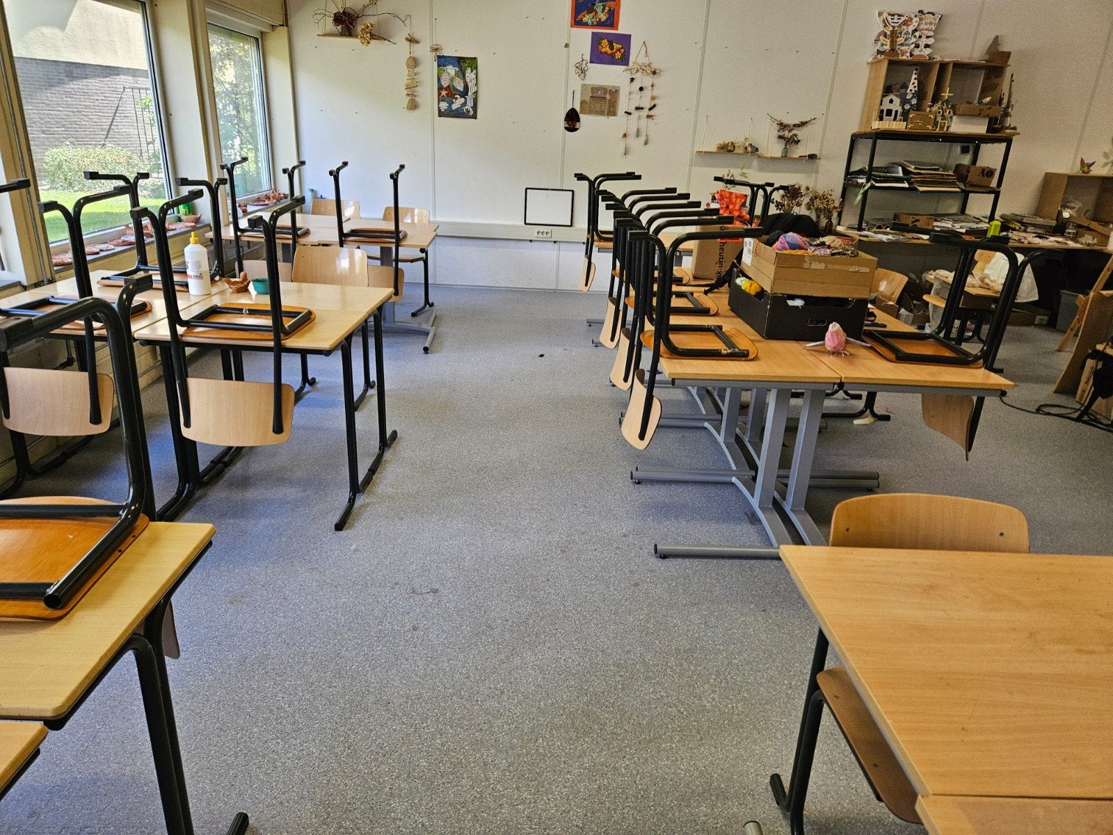 SCHOOL BANKJES / STOELEN, Ophalen