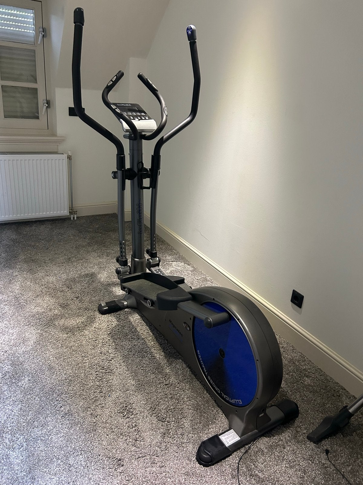 Infiniti  Elliptical cross trainer V950, Ophalen, Gebruikt, Armen, Crosstrainer