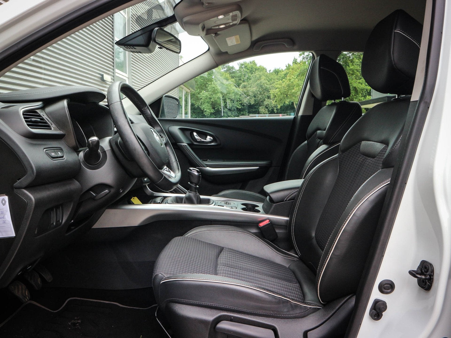 Renault Kadjar 1.2 TCe Bose Clima | Cruise | Navi | Lichtmet, Voorwielaandrijving, Kadjar, Stof, Gebruikt
