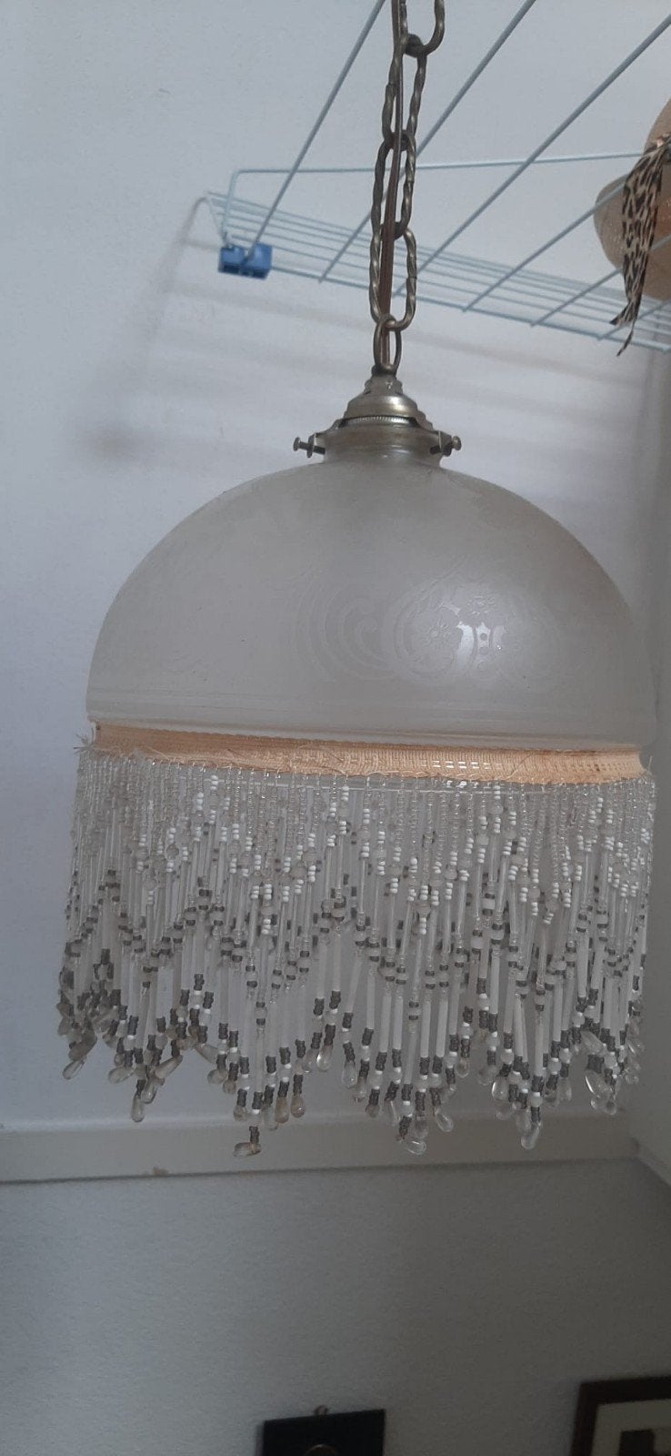 2x Vintage hanglamp met glazen kap en kralenrand, Ophalen, Zo goed als nieuw, Glas, Vintage, Klassiek