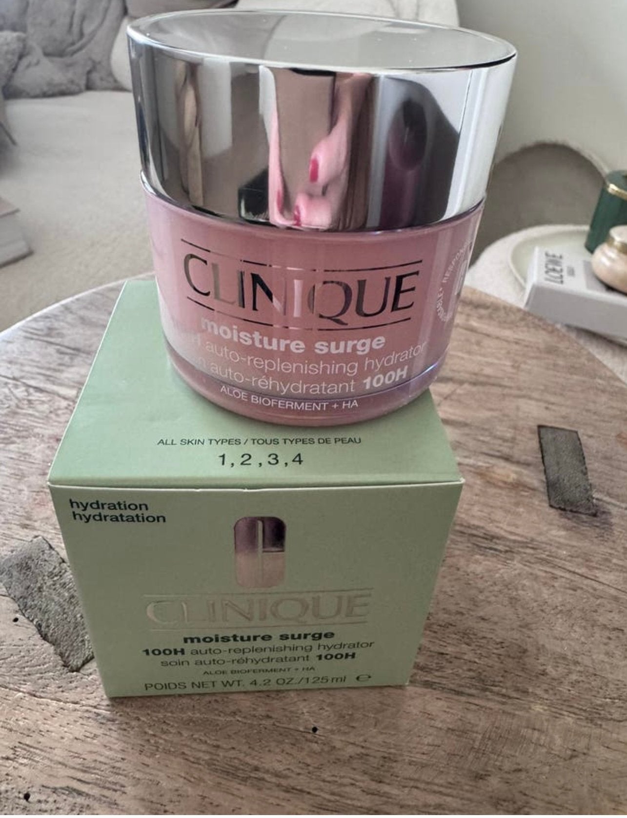 Nieuw Clinique moisture surge 125 Ml, Ophalen of Verzenden, Nieuw, Gehele gezicht, Verzorging