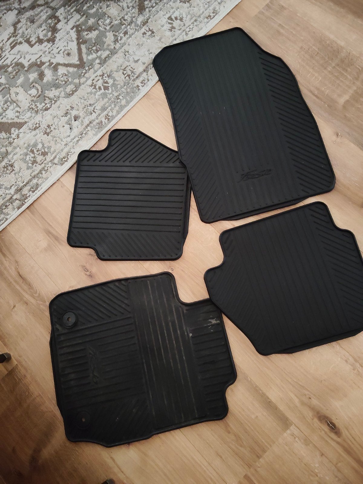 Automatten Rubber Ford Fiësta, Auto diversen, Ophalen
