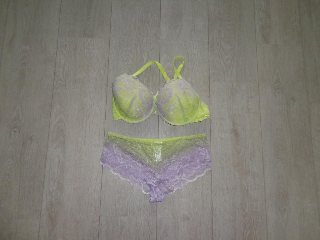lingeriesetjes en BH's, diverse merken en maten, Ophalen of Verzenden, Overige kleuren, Setje