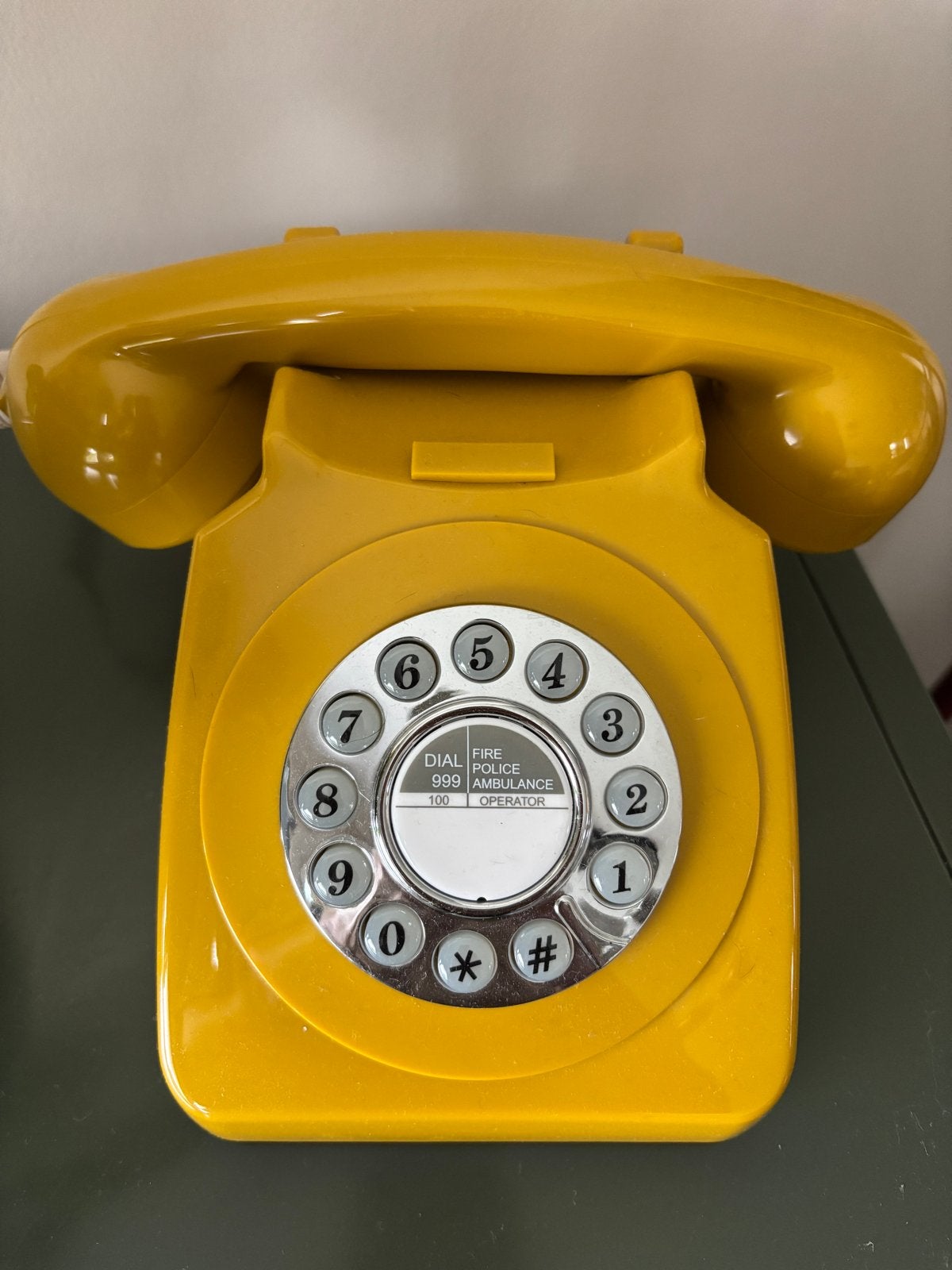 Okergele draaischijf telefoon - Jaren '70 stijl, Ophalen, Zo goed als nieuw, Met draaischijf