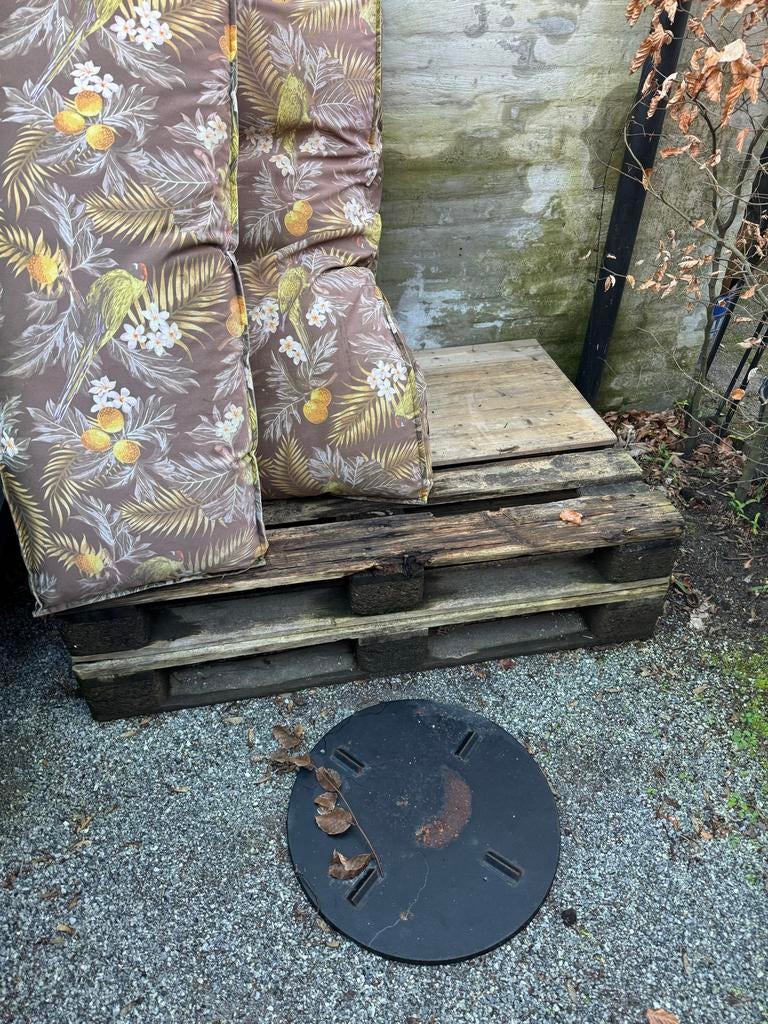 Twee pallets, ideaal om mee te stoken, Tuin en Terras, Haardhout, Minder dan 3 m³, Ophalen, Overige houtsoorten, Blokken