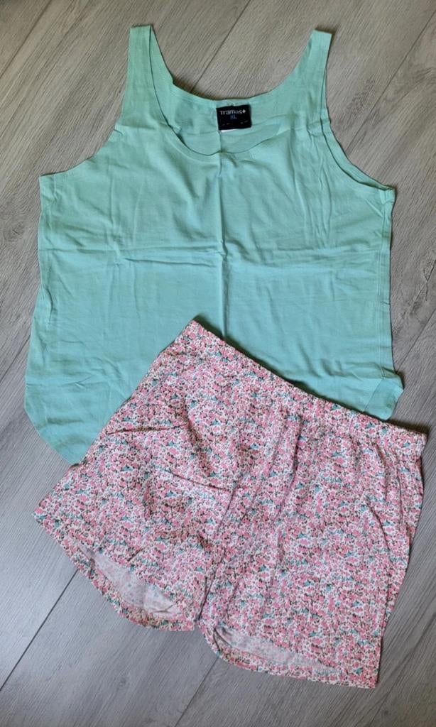 Nieuwe zomerse pyjama set: mintgroene top en bloemenbroekje, Kleding | Dames, Pyjama's, Tramas+, Ophalen of Verzenden, Nieuw, Maat 46/48 (XL) of groter
