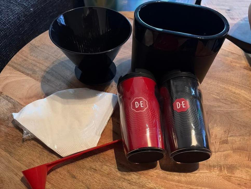 Douwe Egberts accessoires + gebaksbordjes, Ophalen, Zo goed als nieuw, Overige stijlen, Kop(pen) en/of Schotel(s)