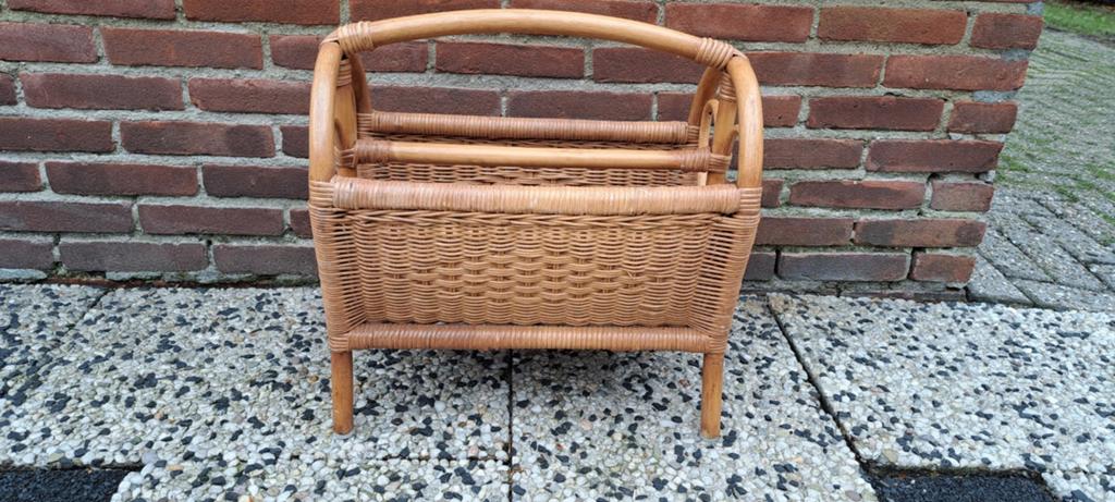 Rotan lectuurbak, Huis en Inrichting, Woonaccessoires | Krantenbakken en Lectuurbakken, Ophalen of Verzenden