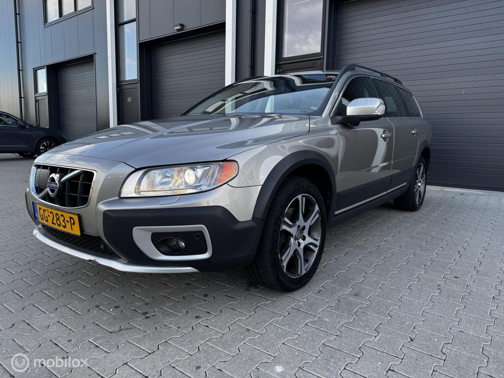 Volvo XC70 2.4 D5 Summum 2012, Euro 5, Gebruikt, 197 €/maand, XC70