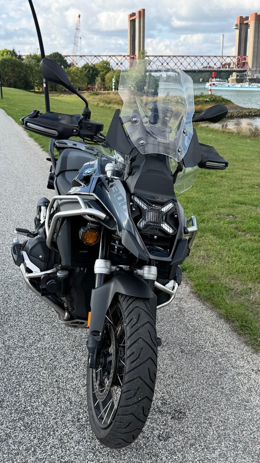 BMW R 1300 GS - Zeer Compleet & Fiscaal Aantrekkelijk (BTW), Handvatverwarming, 2 cilinders, Occasion, Motorrijbewijs A