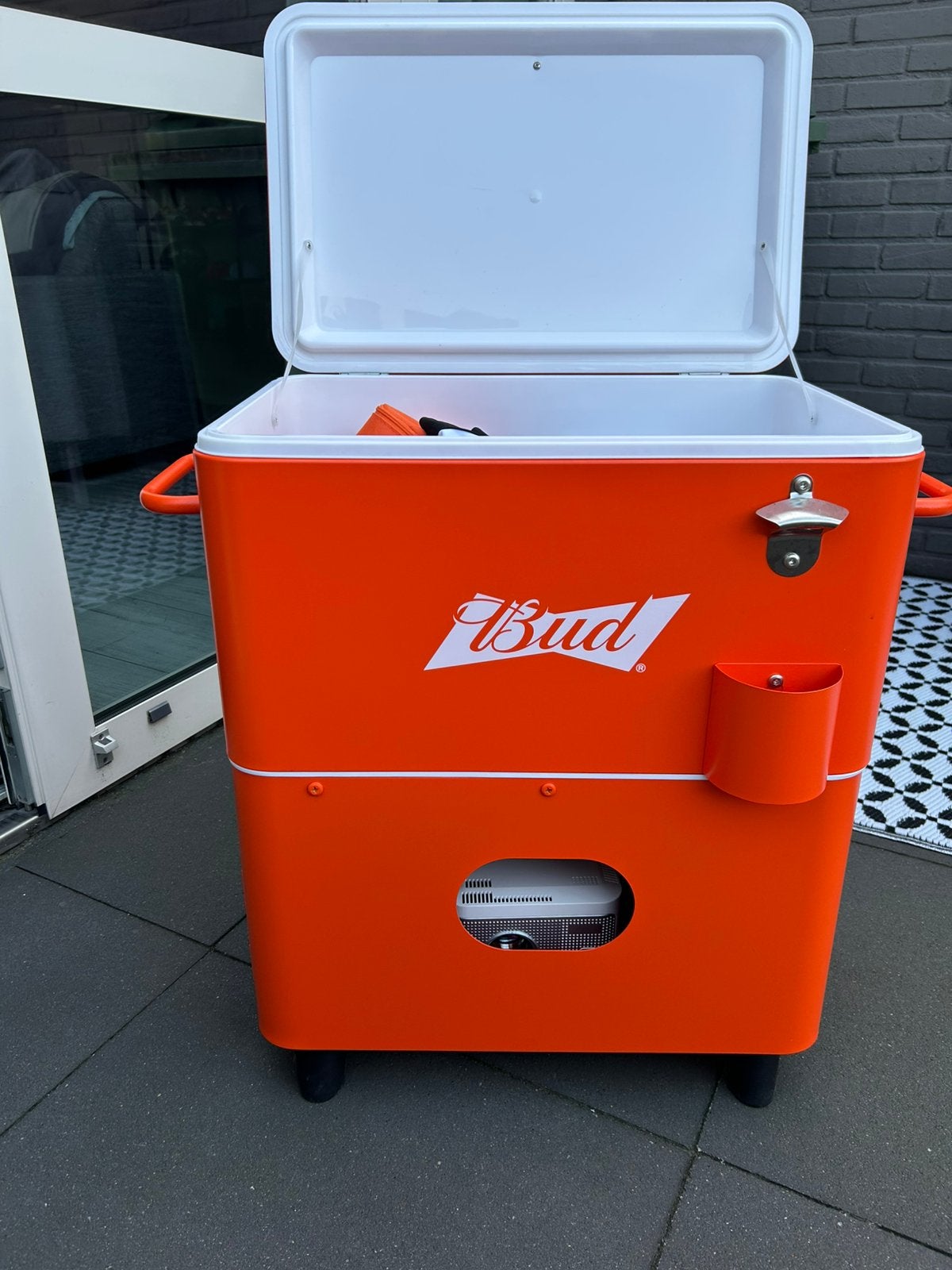 Budweizer koelbox met profectie scherm, Caravans en Kamperen, Ophalen, Zo goed als nieuw, Koelelement