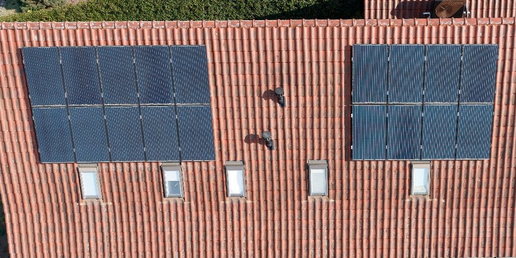 Zonnepanelen 18 st met onderbouw, Ophalen, Gebruikt, Paneel, 200 wattpiek of meer