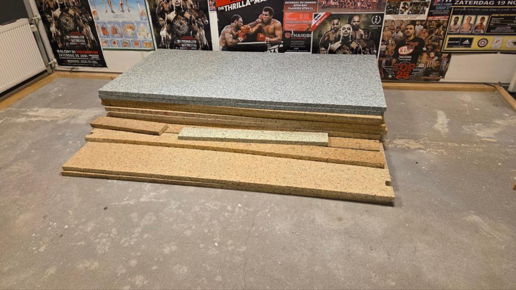 Sportmatten 100 m² - 1.50m x 1m x 3cm - Wegens sluiting, Ophalen, Gebruikt, Fitnessmat