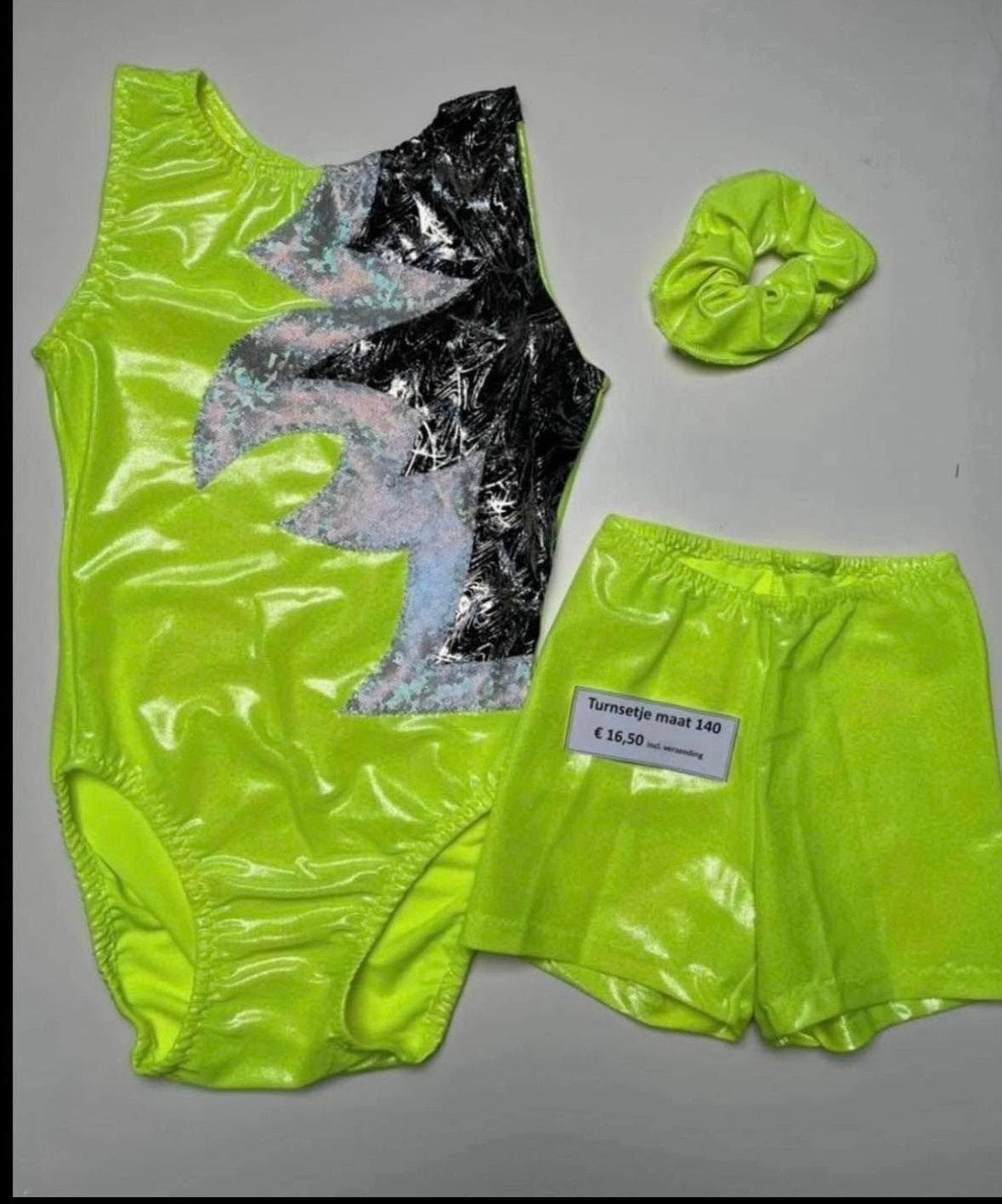 Turnsetje maat 140: Turnpakje, broekje en scrunchie, Sport en Fitness, Turnen, Geel, Nieuw, Turnpak(je), Kindermaat 122 t/m 140