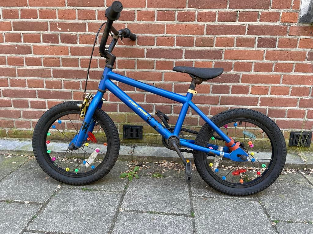 Volare feestyle kinderfiets 16 inch - Opknapper, Fietsen en Brommers, Fietsen | Kinderfietsjes, Ophalen, Gebruikt, Velgrem, 16 tot 20 inch