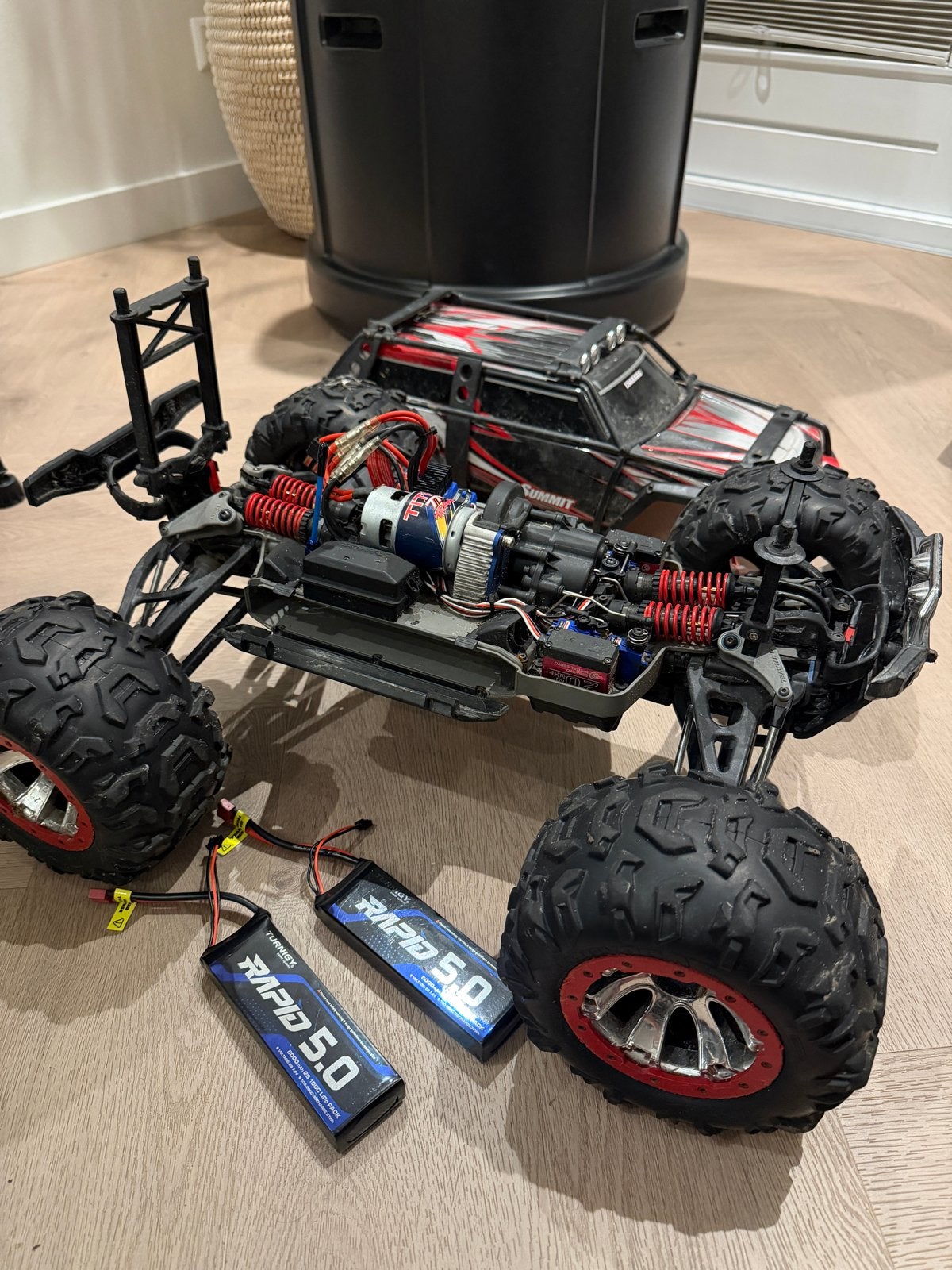 Traxxas Summit 1/8 RC Auto met 2x 5000mAh 2S accu's, Elektro, Auto offroad, Ophalen of Verzenden, Zo goed als nieuw