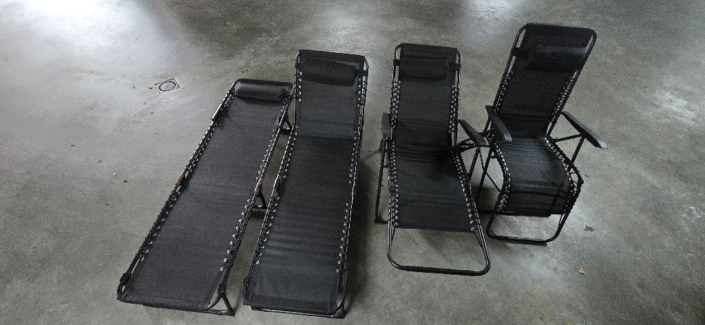 2 ligbedden + 2 ligstoelen, Caravans en Kamperen, Ophalen, Gebruikt, Campingstoel