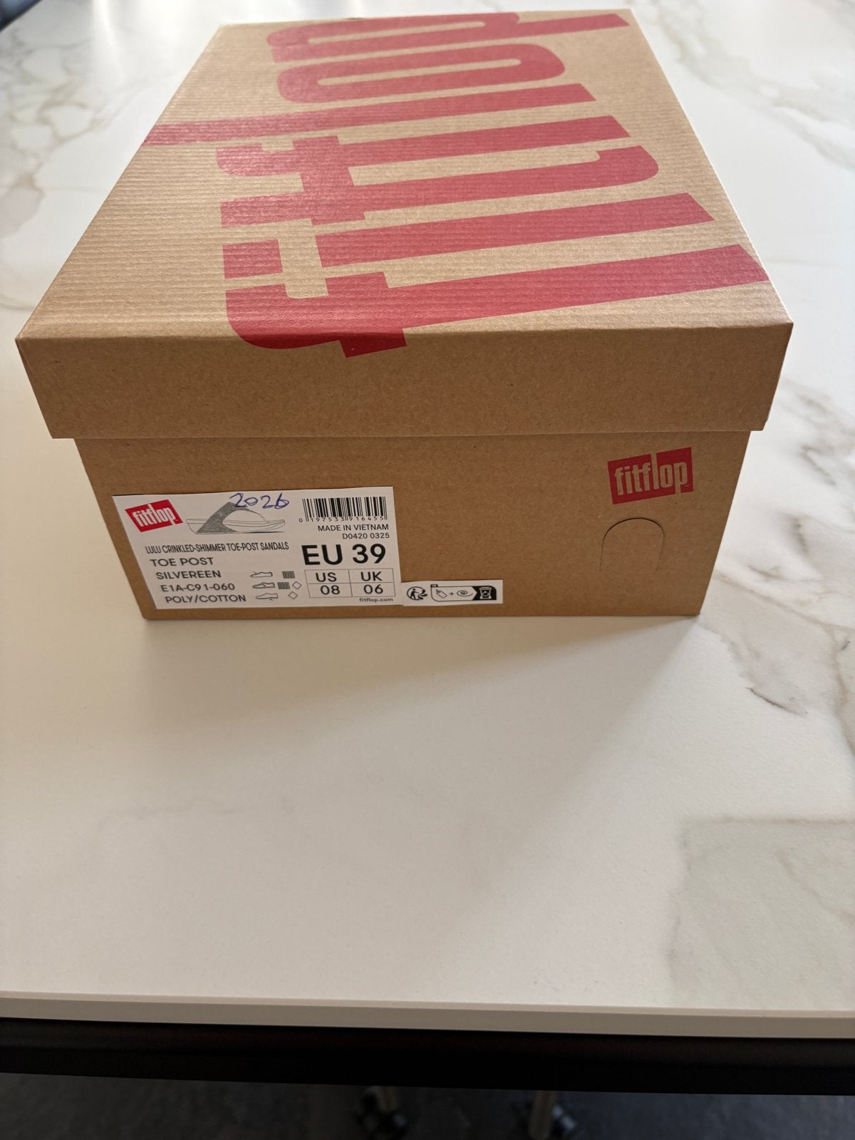 Fitflops zilveren teenslippers - Maat 39, Ophalen, Zo goed als nieuw, Overige kleuren, Slippers