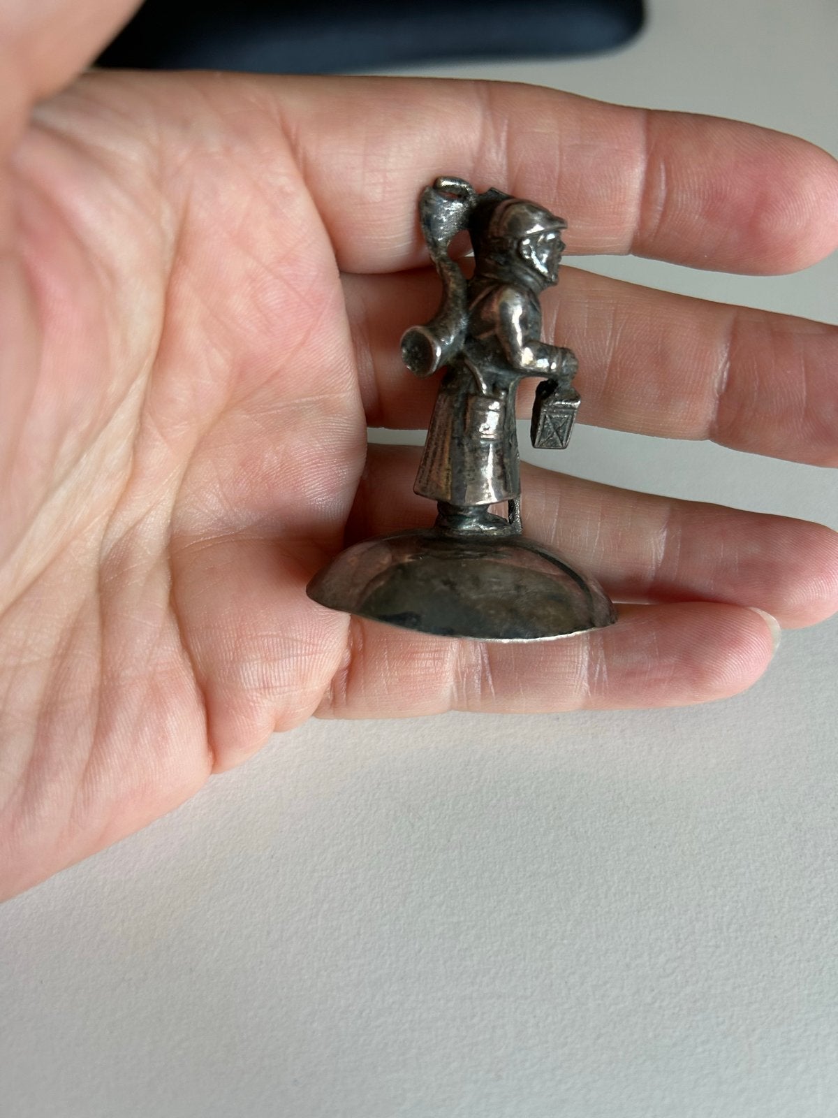 Zilveren beeldje van mijnwerker met lantaarn, Ophalen of Verzenden