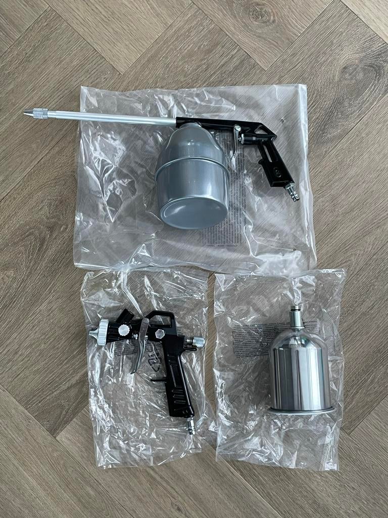 Nieuwe compressor accessoires: Verfspuit en ontvettingskan, Ophalen of Verzenden, Nieuw