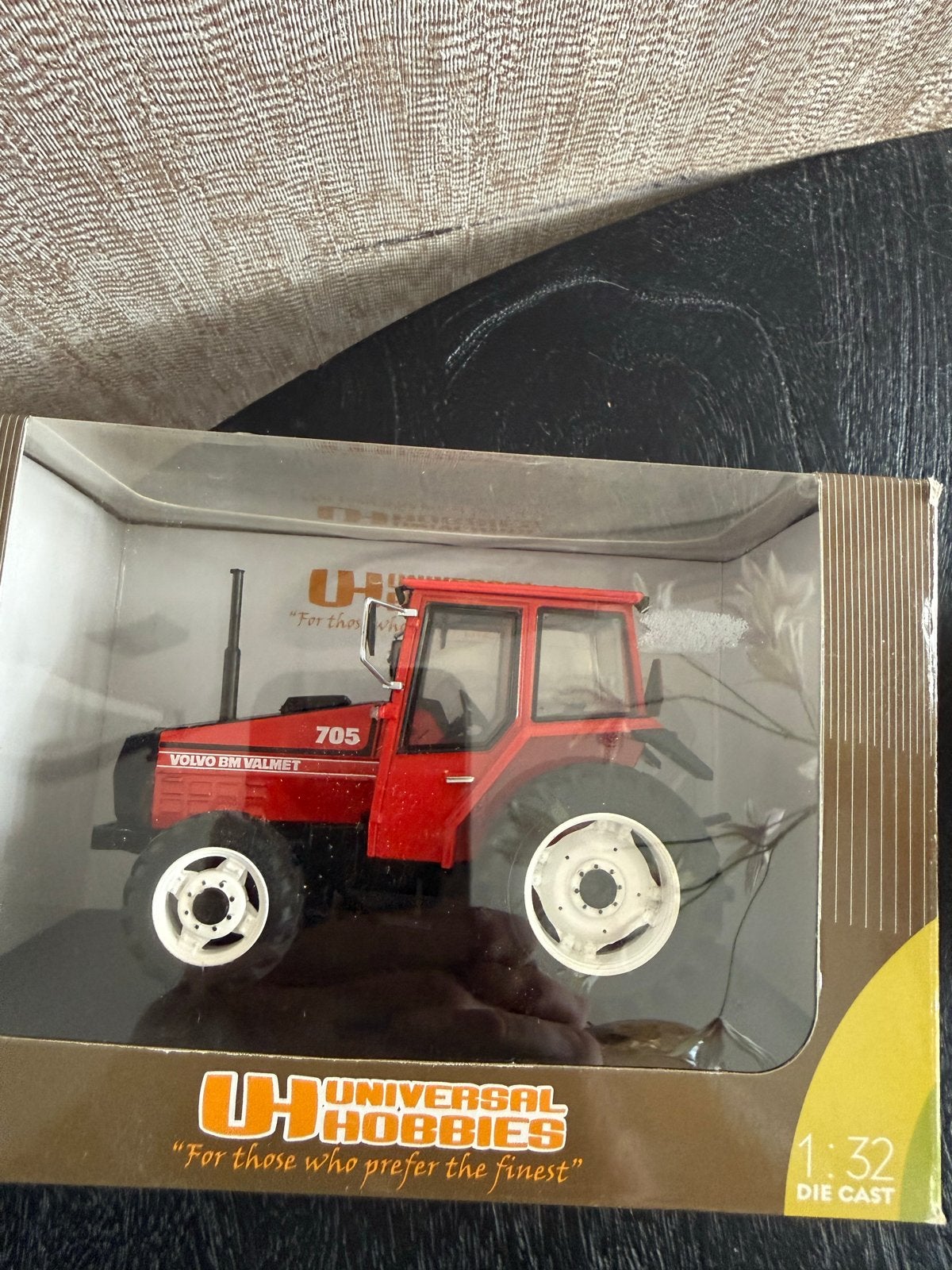 Universal Hobbies Volvo BM Valmet 705 Tractor 1:32, Overige merken, 1:32 tot 1:50, Overige typen, Nieuw