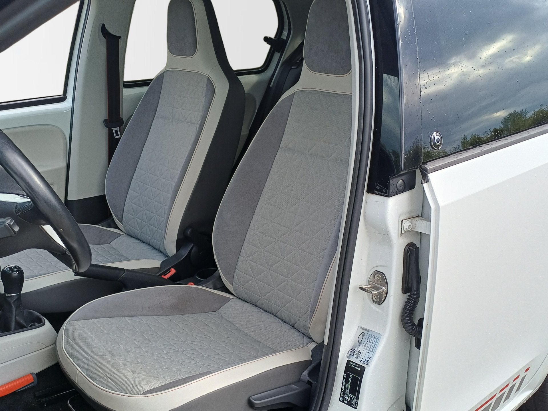 Volkswagen up! 1.0 BMT up! beats / Pano / Camera / Cruise /, Voorwielaandrijving, Gebruikt, Wit, Origineel Nederlands