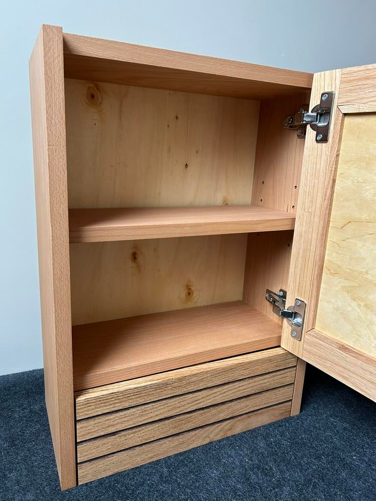 Bijzetkastje, Huis en Inrichting, Kasten | Boekenkasten, Ophalen, Minder dan 50 cm, Met deur(en), Nieuw