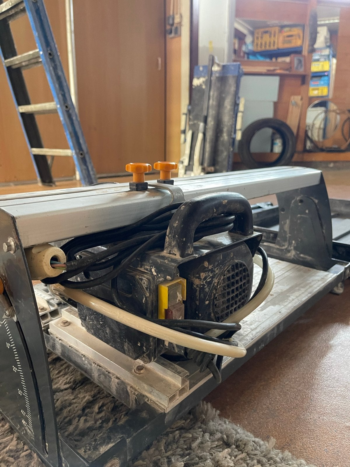 Gebruikte Tegelzaagmachine - Ideaal voor Tegelwerk, Doe-het-zelf en Verbouw, Gereedschap | Zaagmachines, Ophalen, Gebruikt, Overige typen