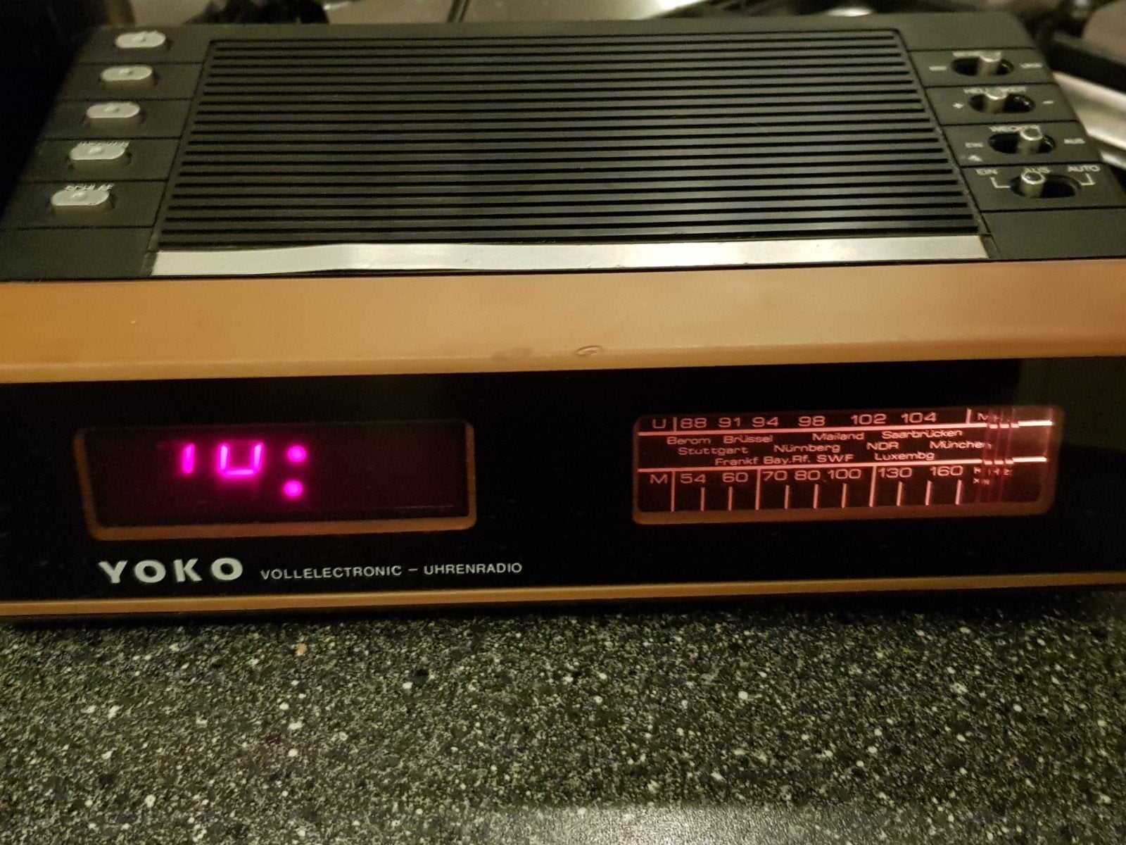 Vintage Yoko wekkerradio, Ophalen of Verzenden, Audio en Video