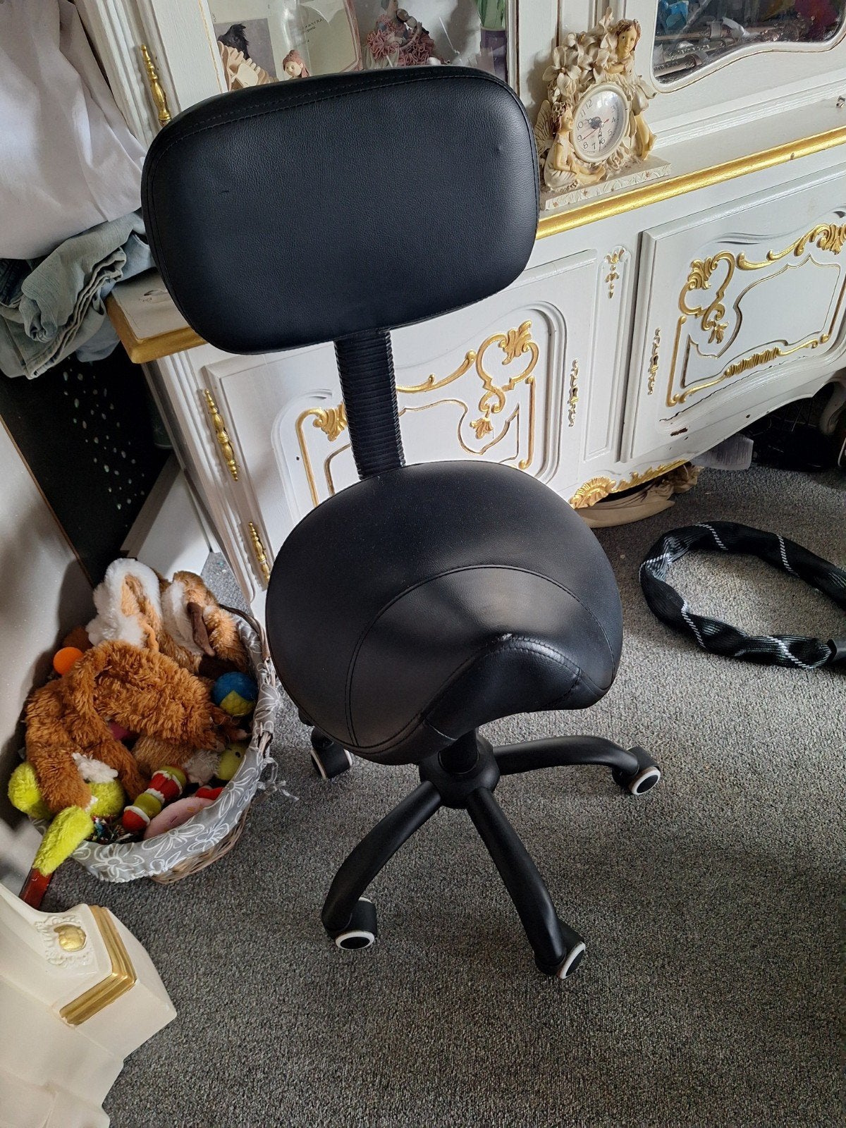 Zwarte ergonomische zadelkruk met rugleuning, Ophalen, Gebruikt, Zwart, Bureaukruk