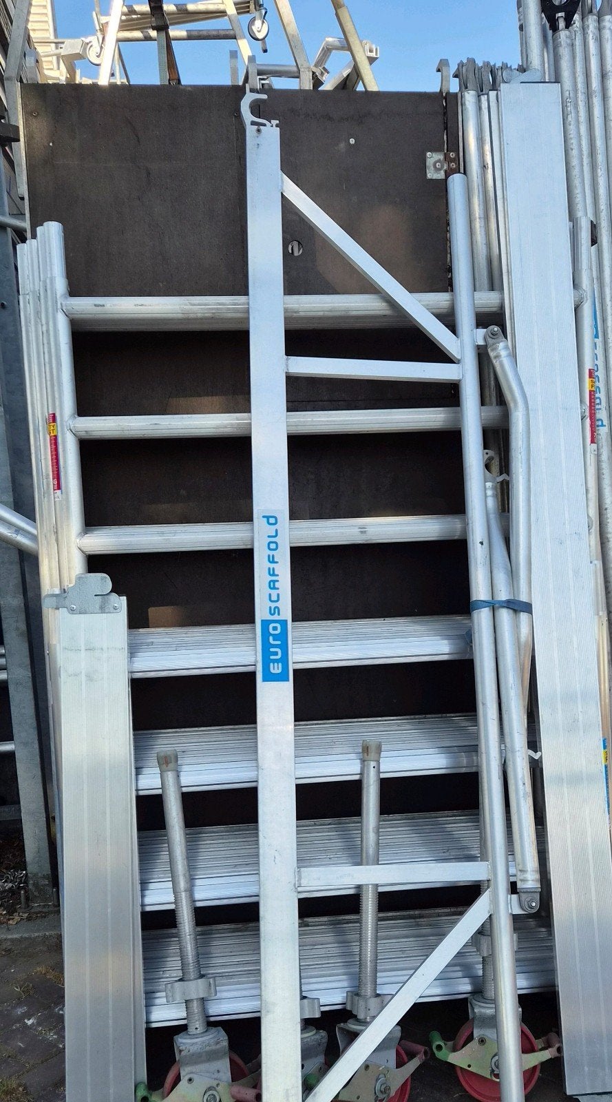 Te koop rolsteiger Werkhoogte 8.20 met safty gard., Ophalen, Euroscaffold, Rolsteiger of Kamersteiger, 5 meter of hoger