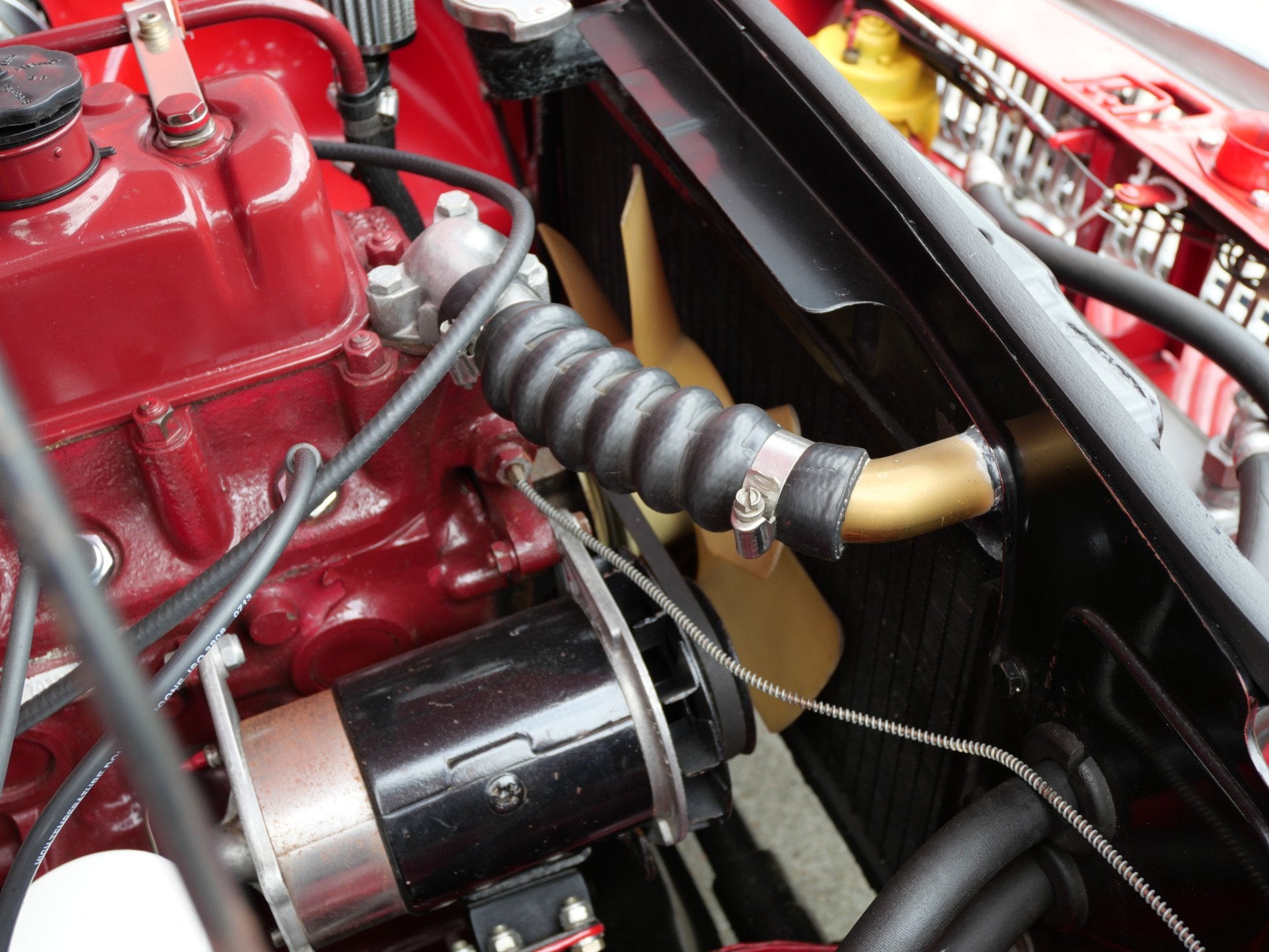 MG B 1.8 GT OVERDRIVE | LEER | ORIGINEEL | EUROPESE UITVOERI, foto 12