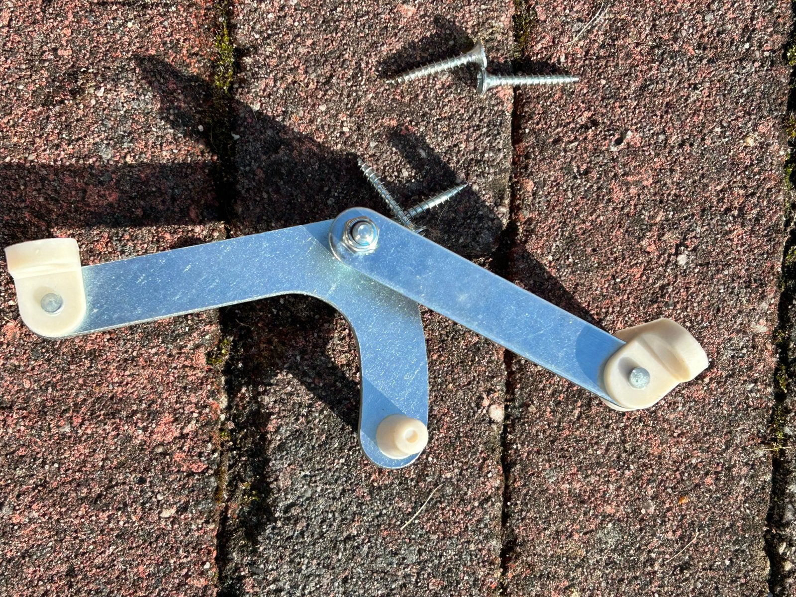 Simpel uitzetijzer met schroeven, Doe-het-zelf en Verbouw, Ophalen, Gebruikt, IJzer, Overige typen