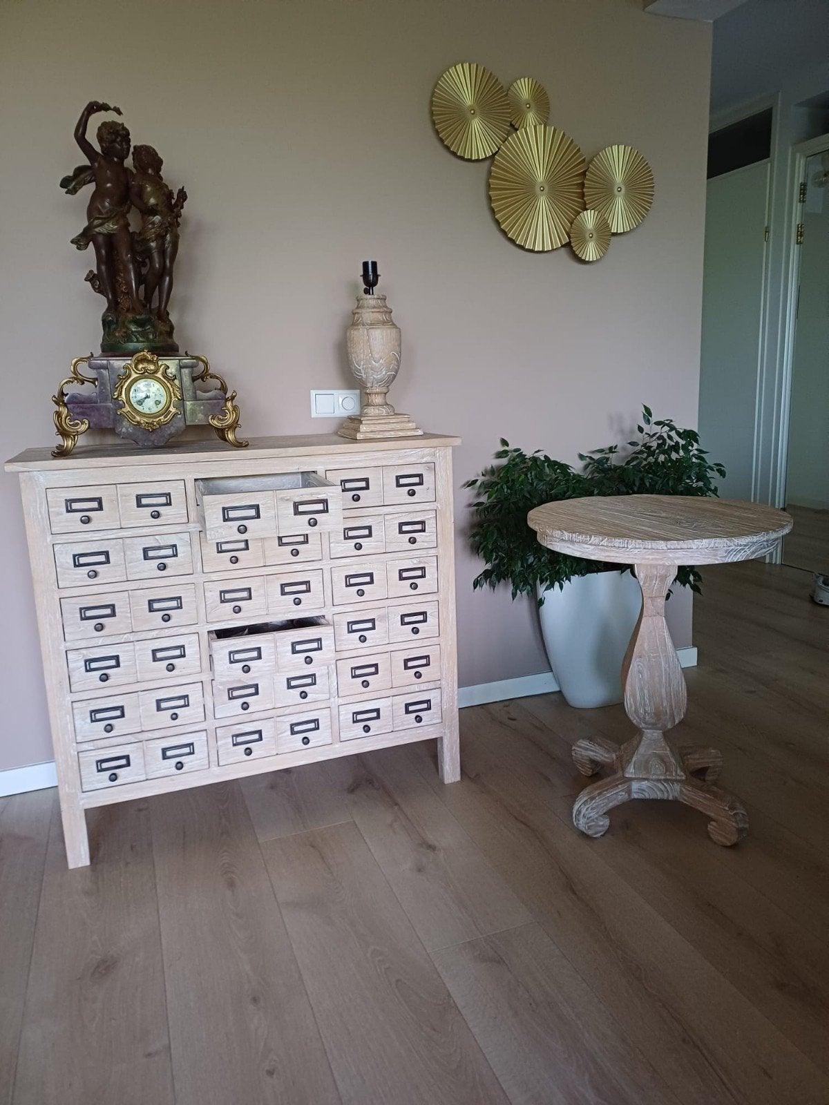 White wash apothekers kast met 18 laden, Ophalen, 100 tot 150 cm, 5 laden of meer, Eikenhout